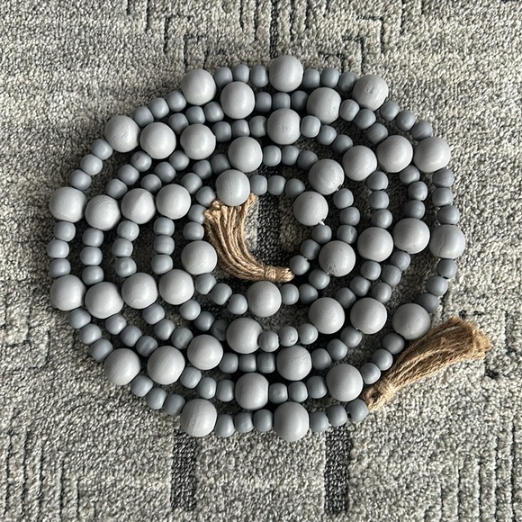 A set of two Gray Garland Christmas wooden beads brand new without box - Picture 2 of 4